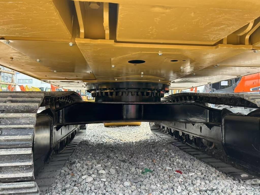 CAT 329 D حفارات زحافة