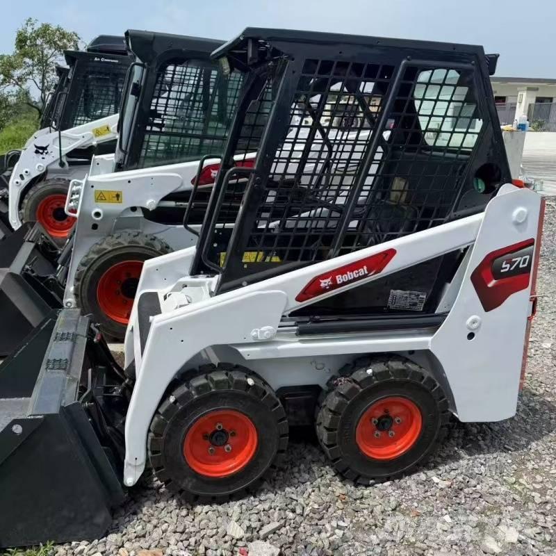Bobcat s70 لوادر انزلاقية التوجيه