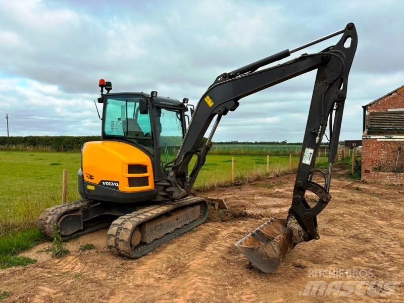Volvo EC 50 D حفارات صغيرة أقل من 7 طن (حفارات صغيرة)