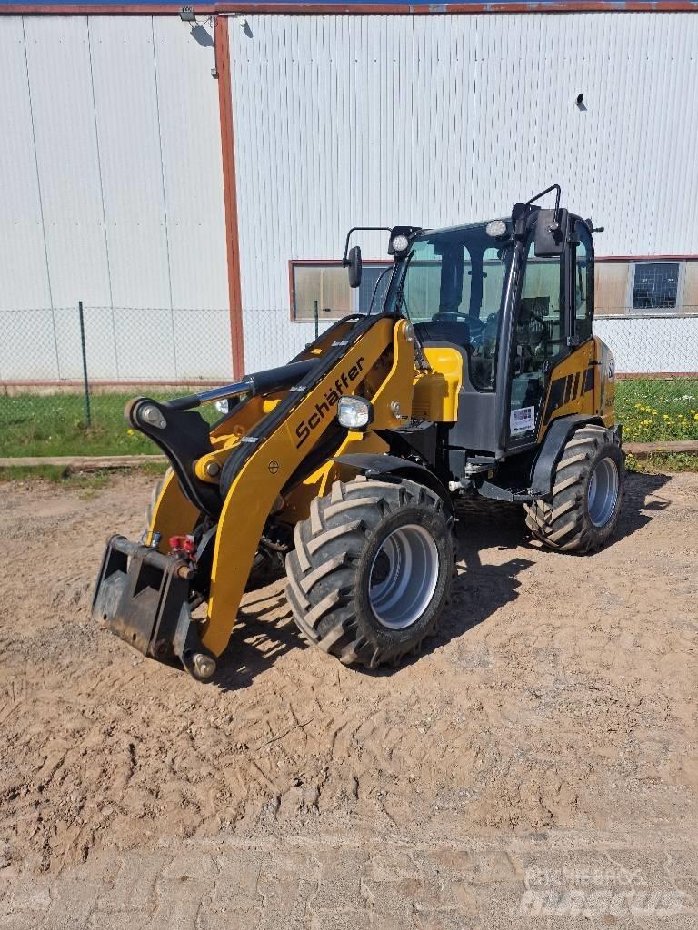 Schäffer 4670Z لوادر بعجل