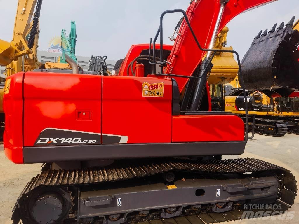 Doosan DX 140 LC حفارات زحافة