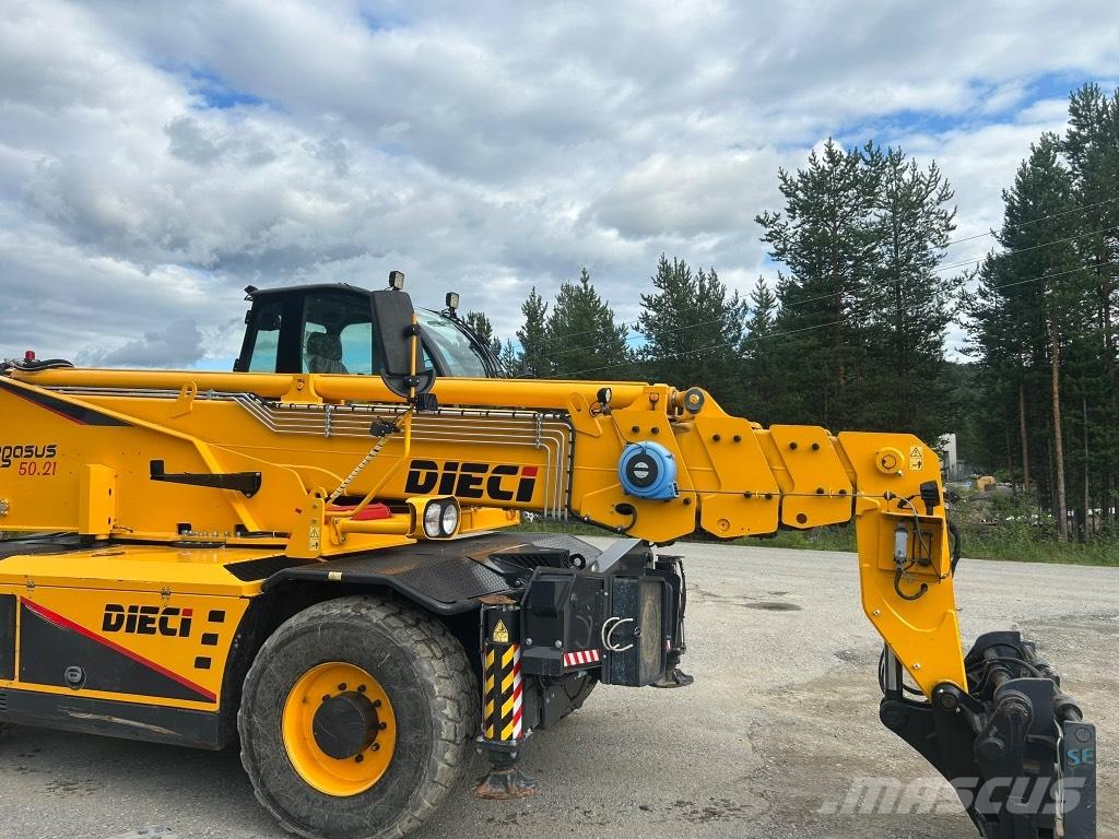 Dieci PEGASUS 5.21 مناولات متداخلة