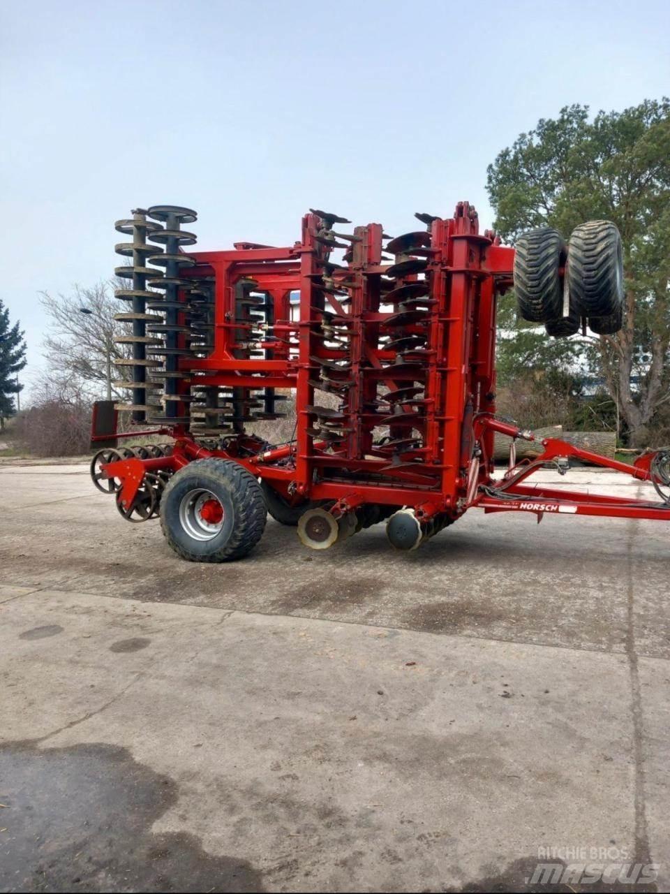 Horsch Joker 12 RT زحافات ساحقة