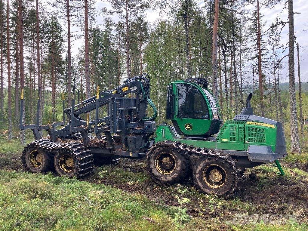 John Deere 1210G شاحنات