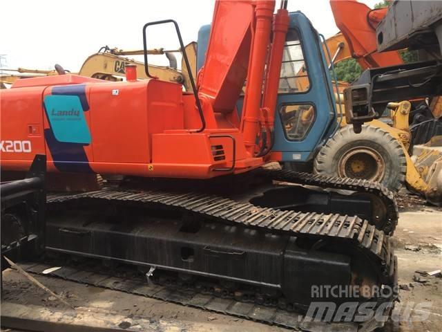 Hitachi EX 200 حفارات زحافة
