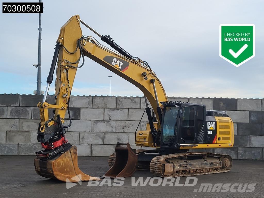 CAT 326 F L حفارات زحافة