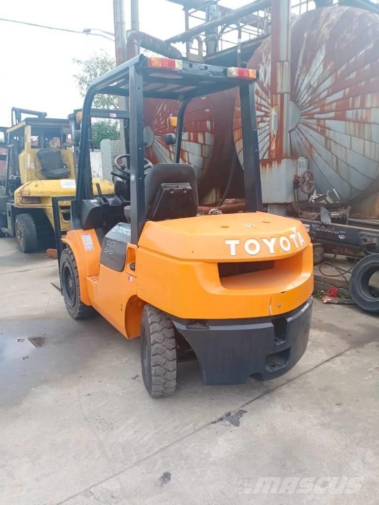 Toyota FD 30 شاحنات الديزل