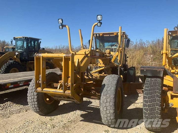 CAT 140 H NA معدات تمهيد الطرق