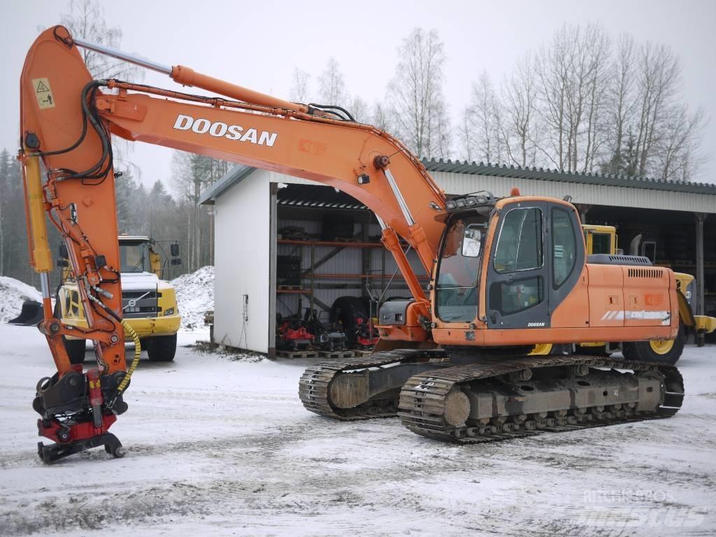 Doosan DX 225 LC حفارات زحافة