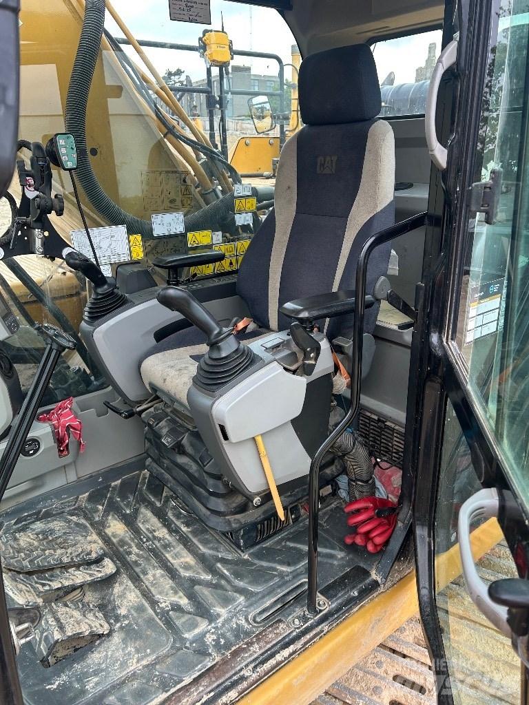 CAT 336F حفارات زحافة