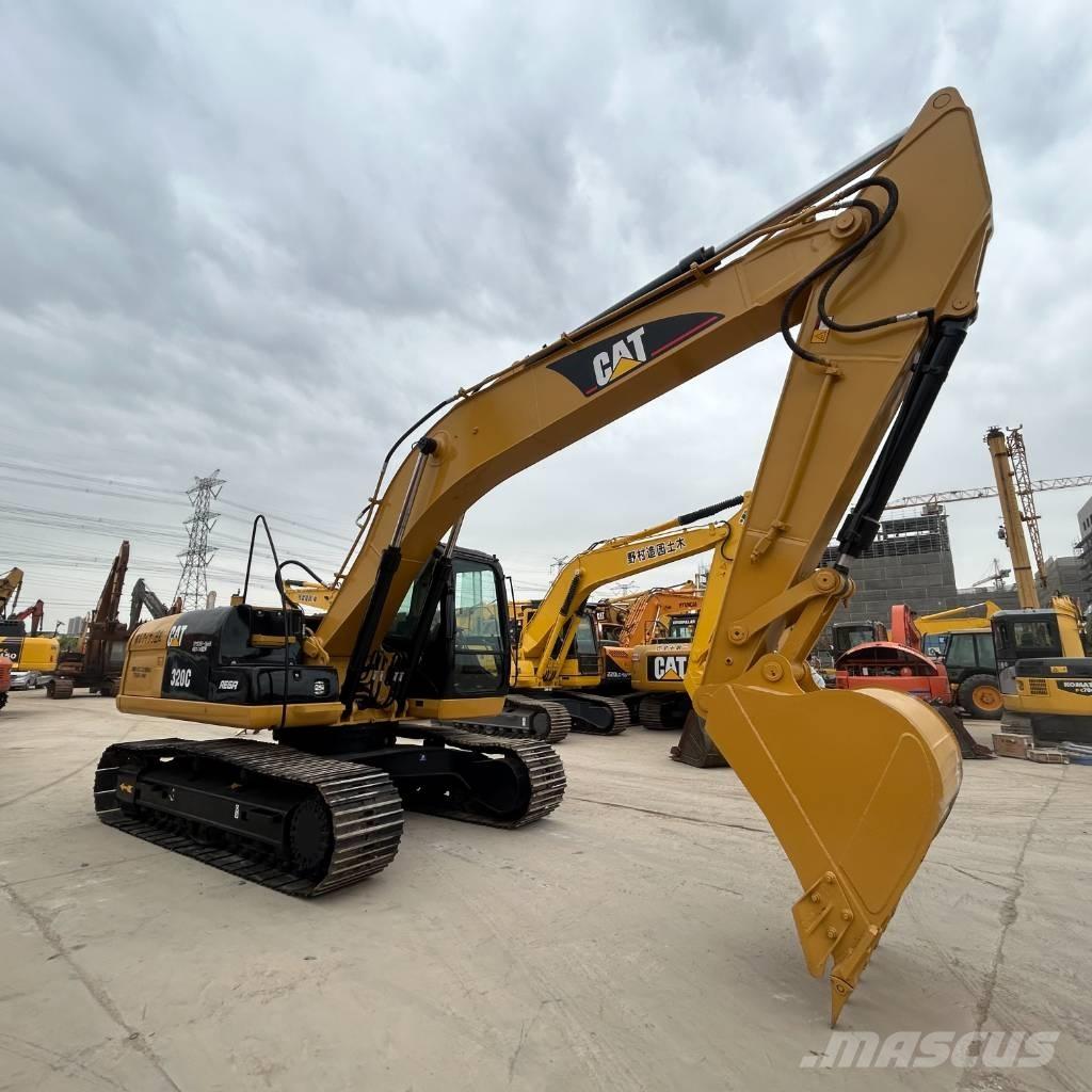 CAT 320 C حفارات زحافة