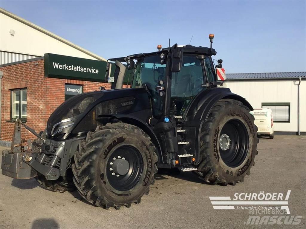 Valtra Q 305 الجرارات