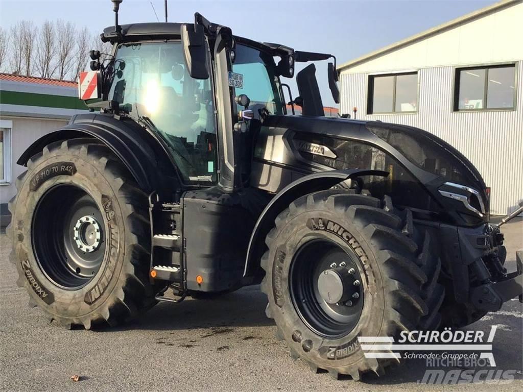 Valtra Q 305 الجرارات