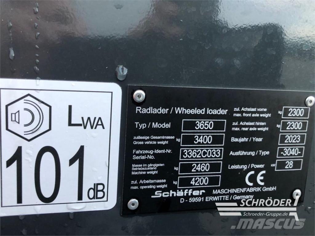 Schäffer 3650 لوادر صغيرة