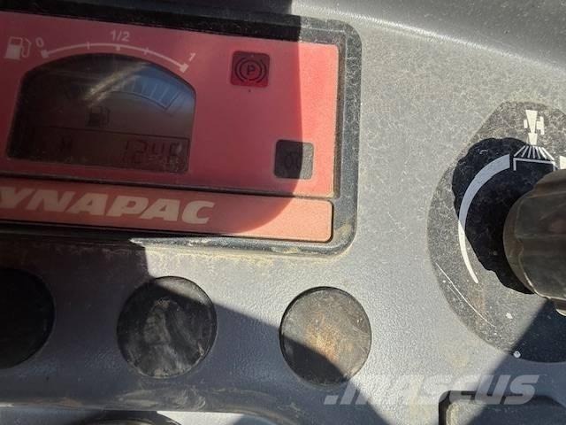 Dynapac CC 1300 مداحل ثنائية الاسطوانة