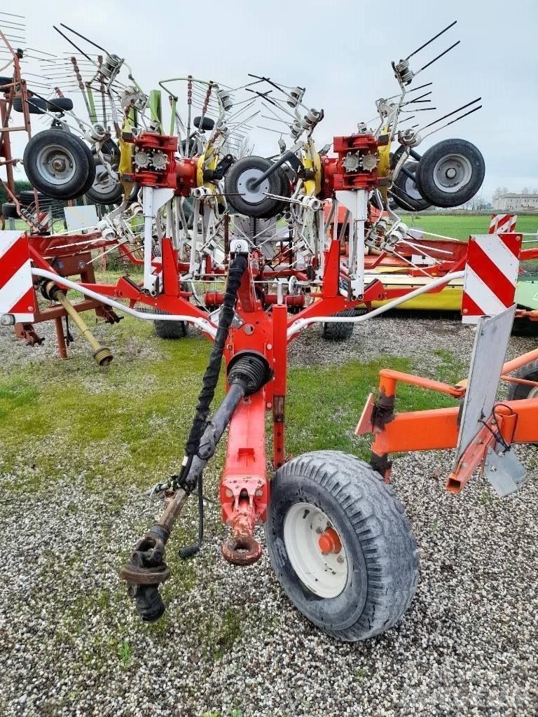 Pöttinger hit 12.14t مكابس وميبسات التبن