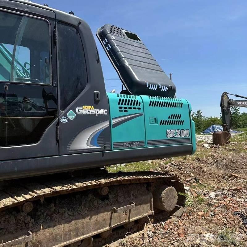 Kobelco SK 200 حفارات زحافة