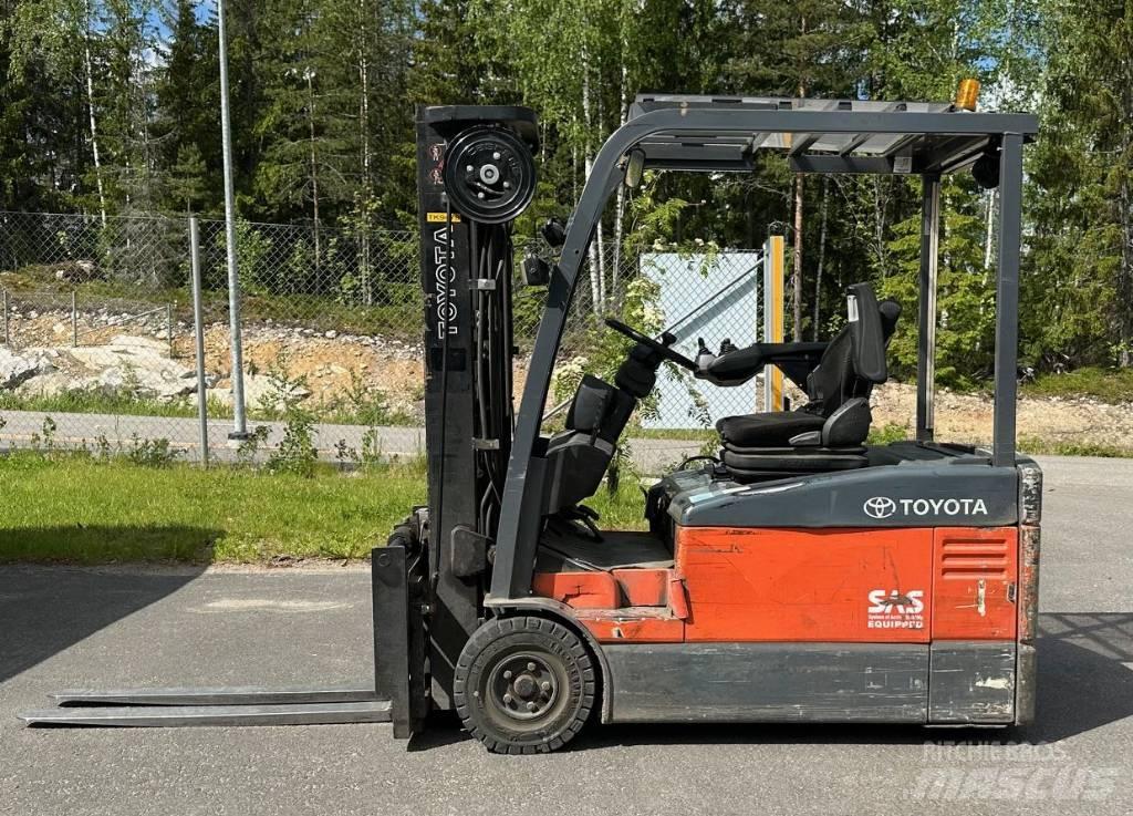 Toyota 7 FBEF 16 شاحنات ذات رافعات شوكية تعمل بالكهرباء