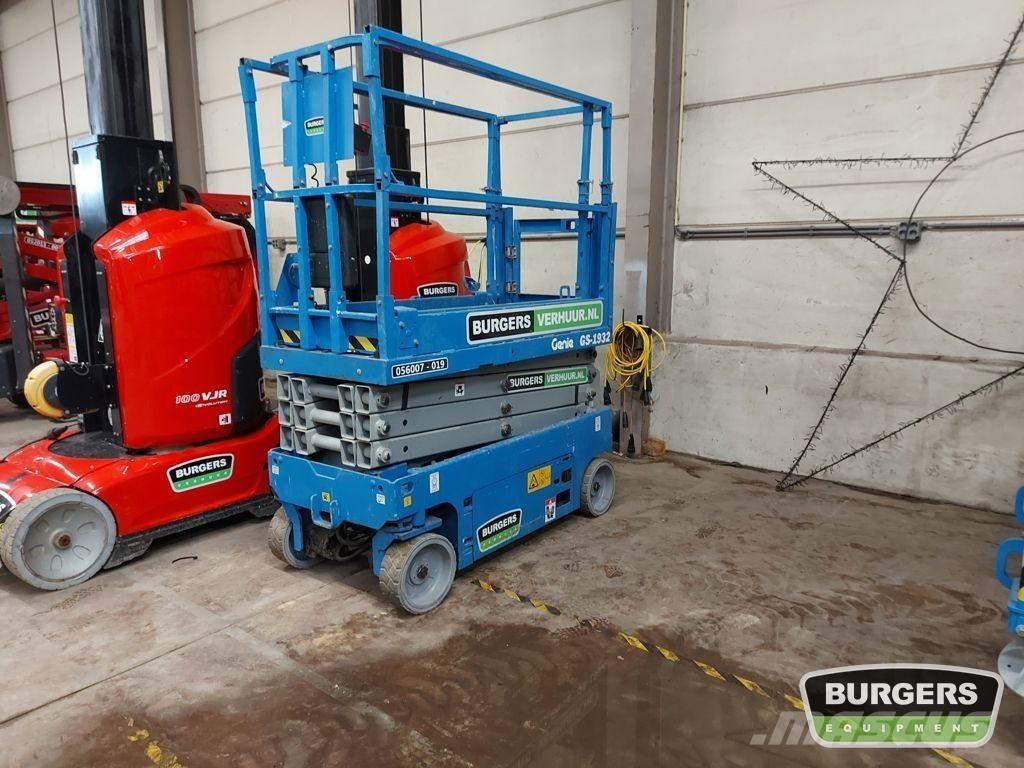 Genie GS1932 رافعات مقصية الشكل