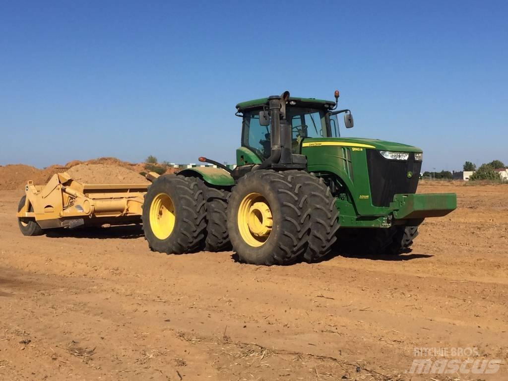 John Deere 9560 R الجرارات