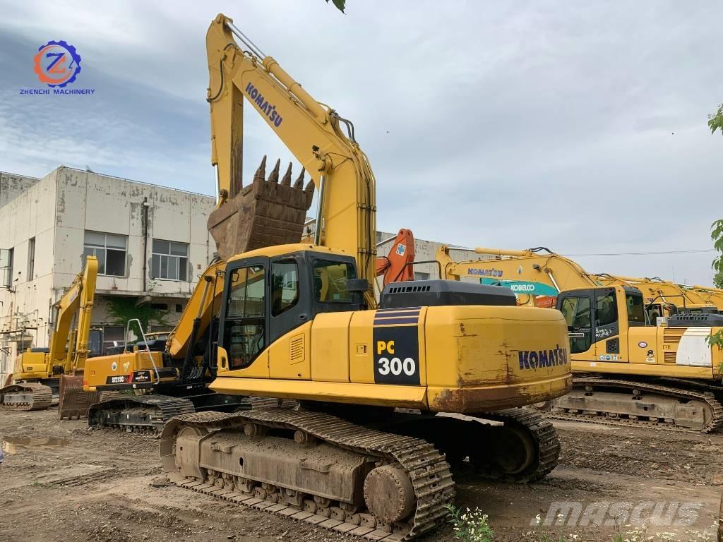 Komatsu PC 300 حفارات زحافة