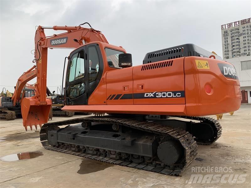 Doosan DX300 حفارات زحافة