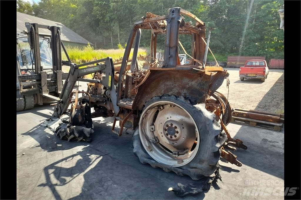 Case IH 4240 الجرارات