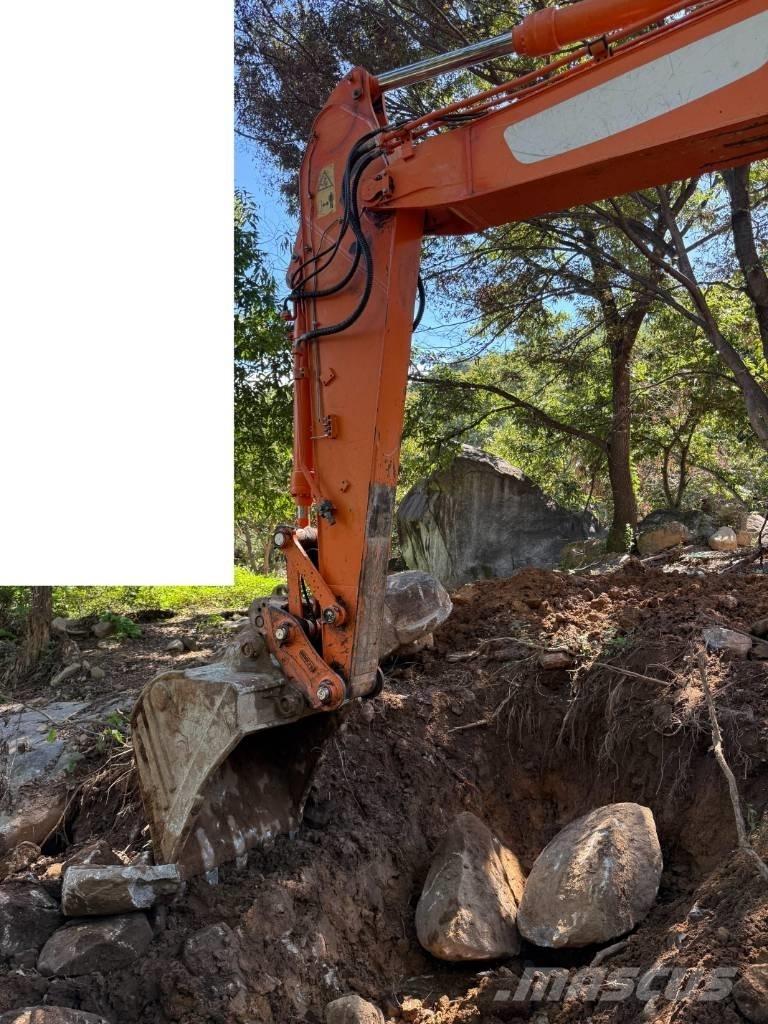 Doosan DX 220 LCA حفارات زحافة