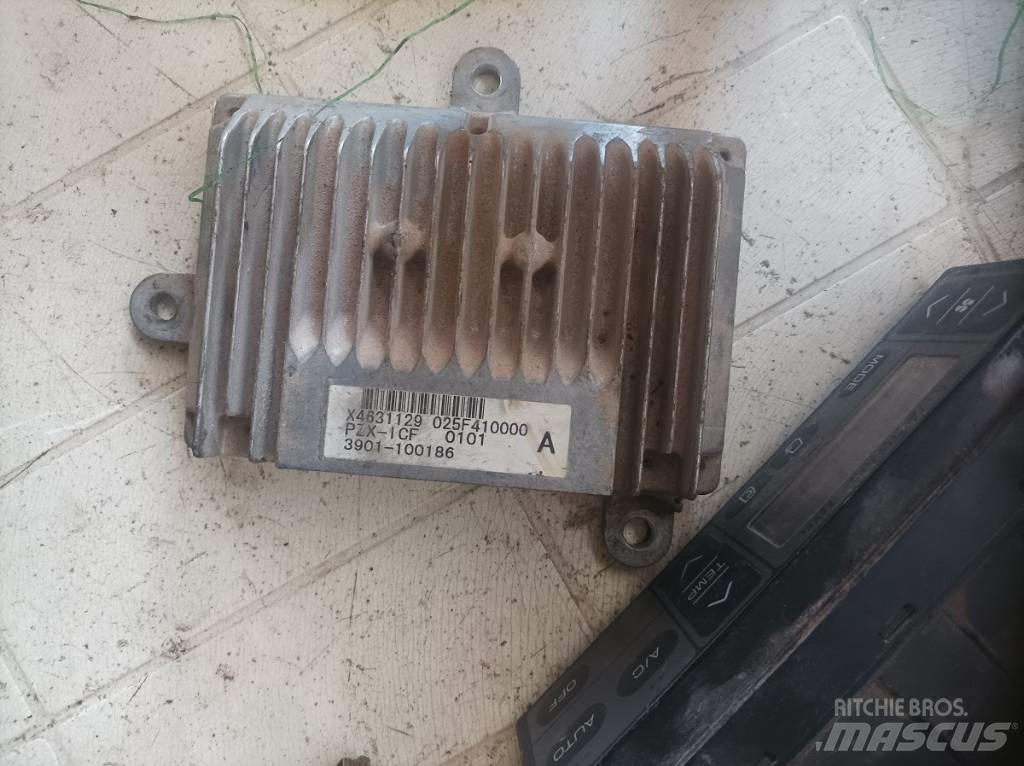 Hitachi ZX 350 LC-6 إلكترونيات