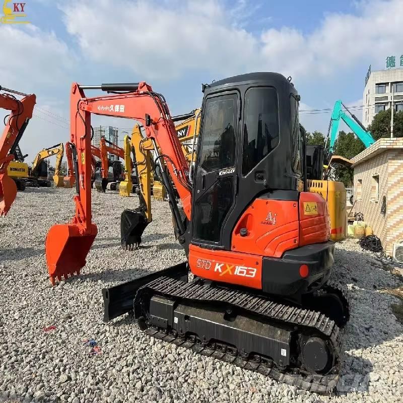 Kubota 163 حفارات زحافة