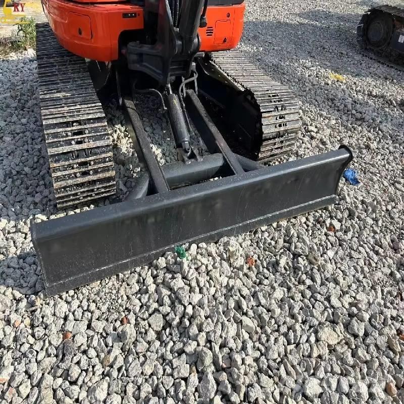 Kubota 163 حفارات زحافة