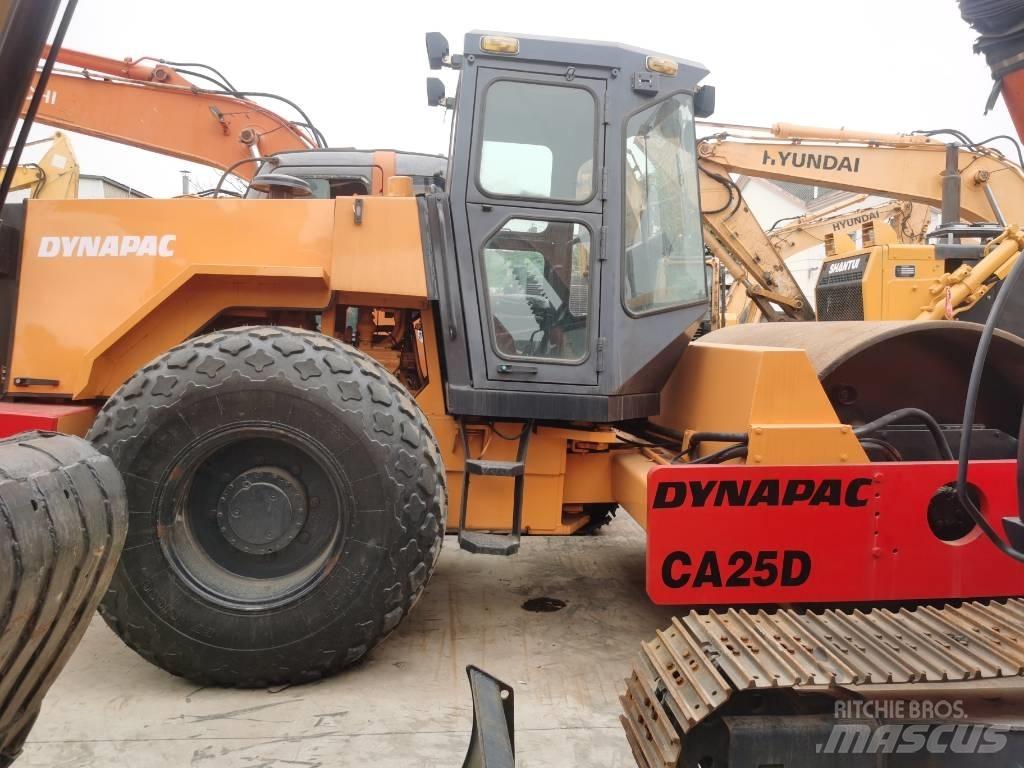 Dynapac CA 25 D مداحل أحادية الأسطوانة