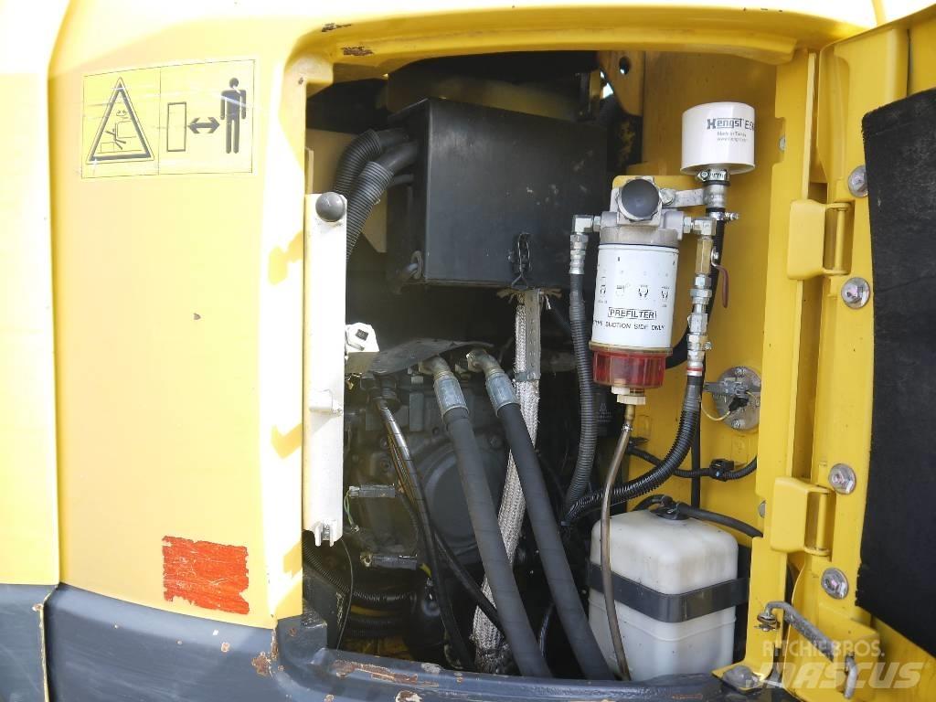 Komatsu PC 138 US حفارات زحافة