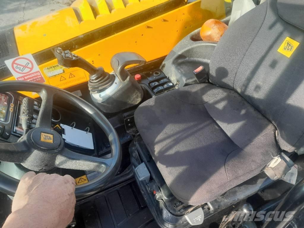 JCB 536-60 معدات مناولة لأغراض الزراعة