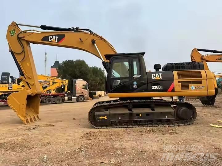 CAT 336 D2 حفارات زحافة