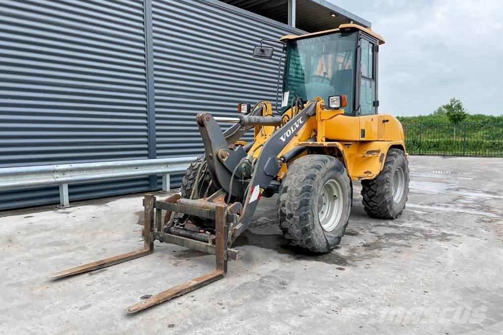 Volvo L 30 ZX لوادر بعجل