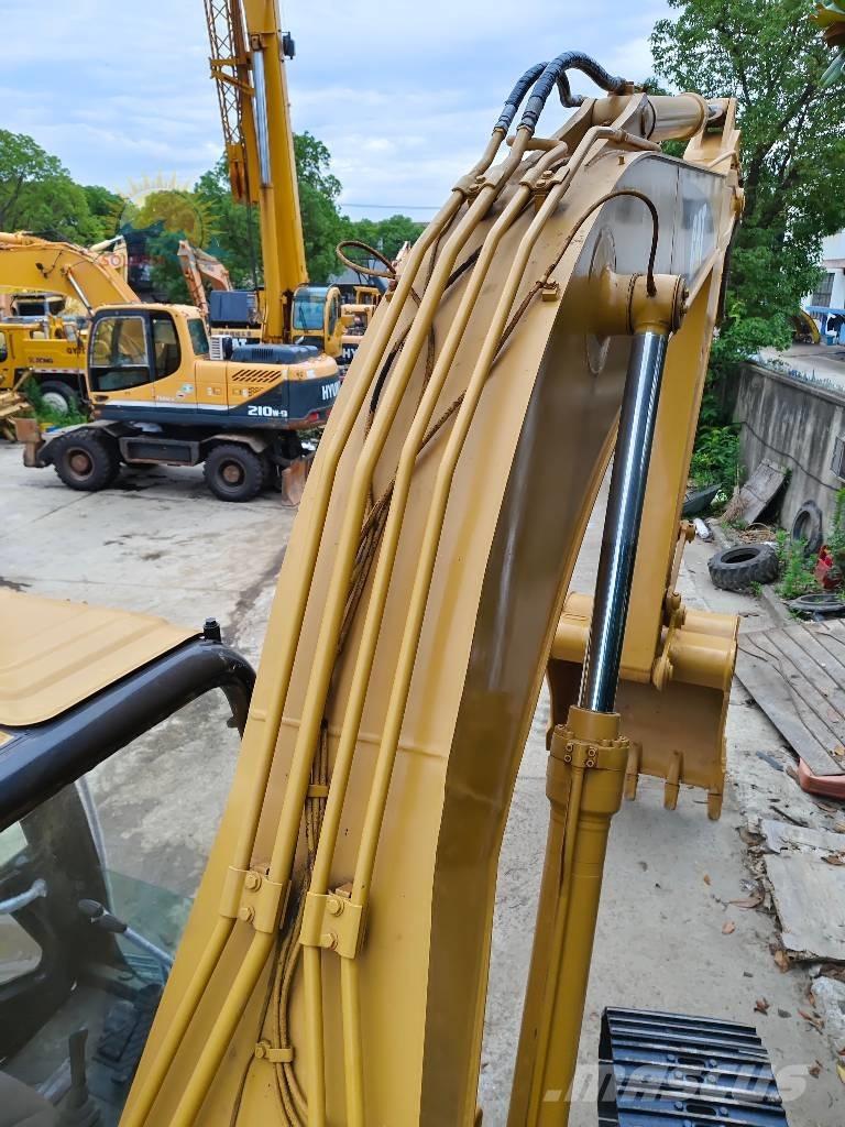 CAT 320 C L حفارات زحافة