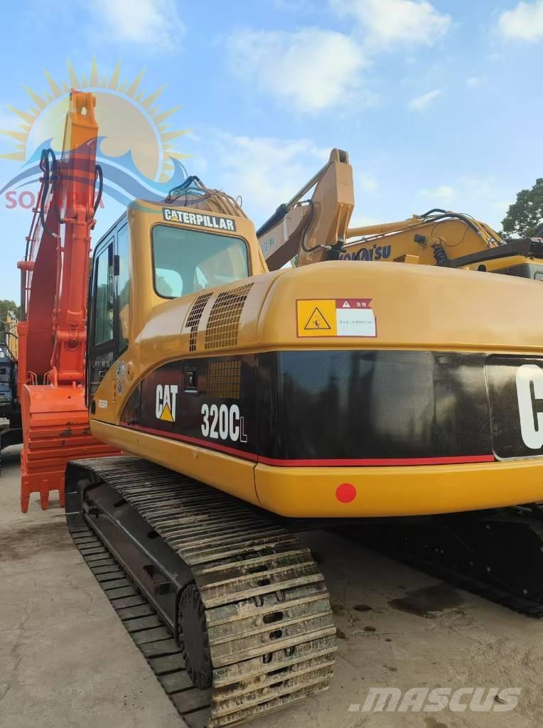 CAT 320 C L حفارات زحافة