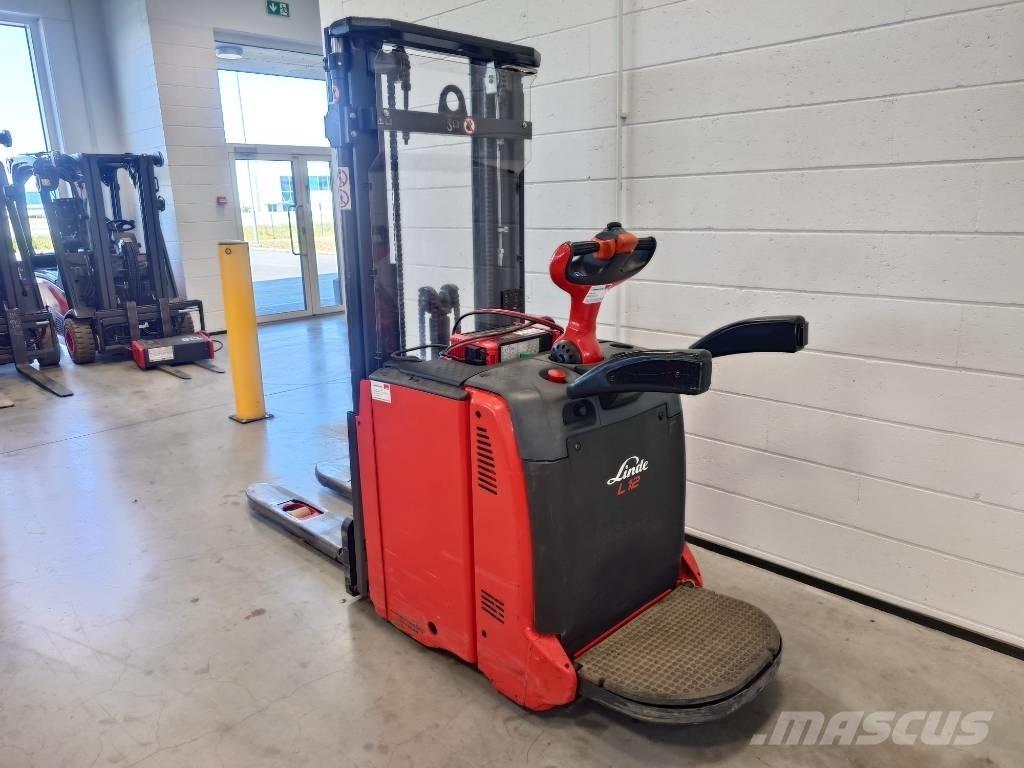 Linde L12AP/133 شاحنات مناولة ذاتية الدفع