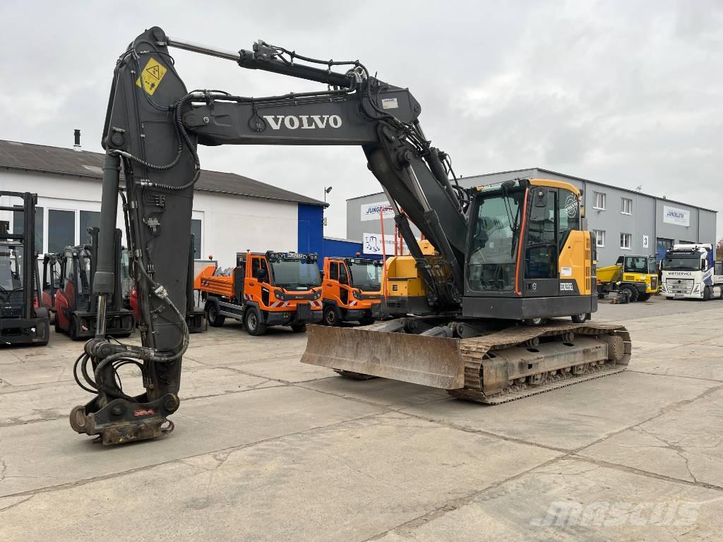 Volvo ECR235EL حفارات زحافة