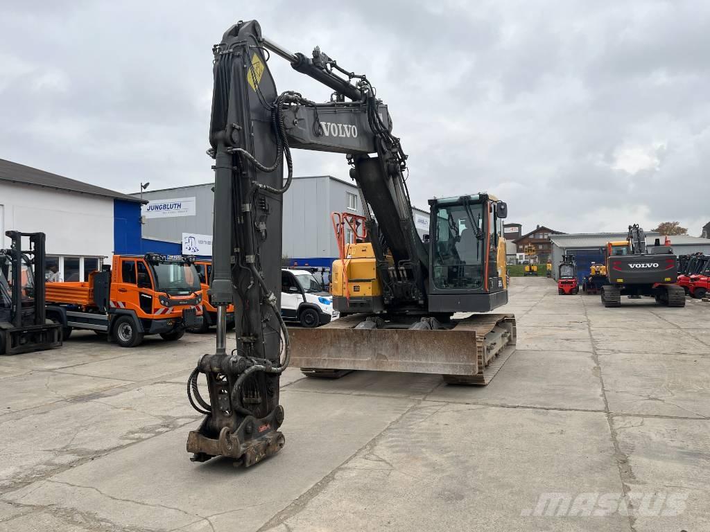Volvo ECR235EL حفارات زحافة