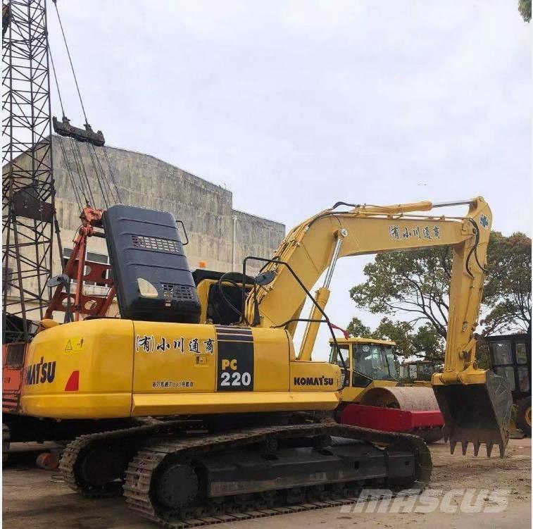 Komatsu pc220-8 حفارات زحافة