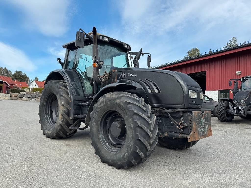 Valtra T 162 الجرارات
