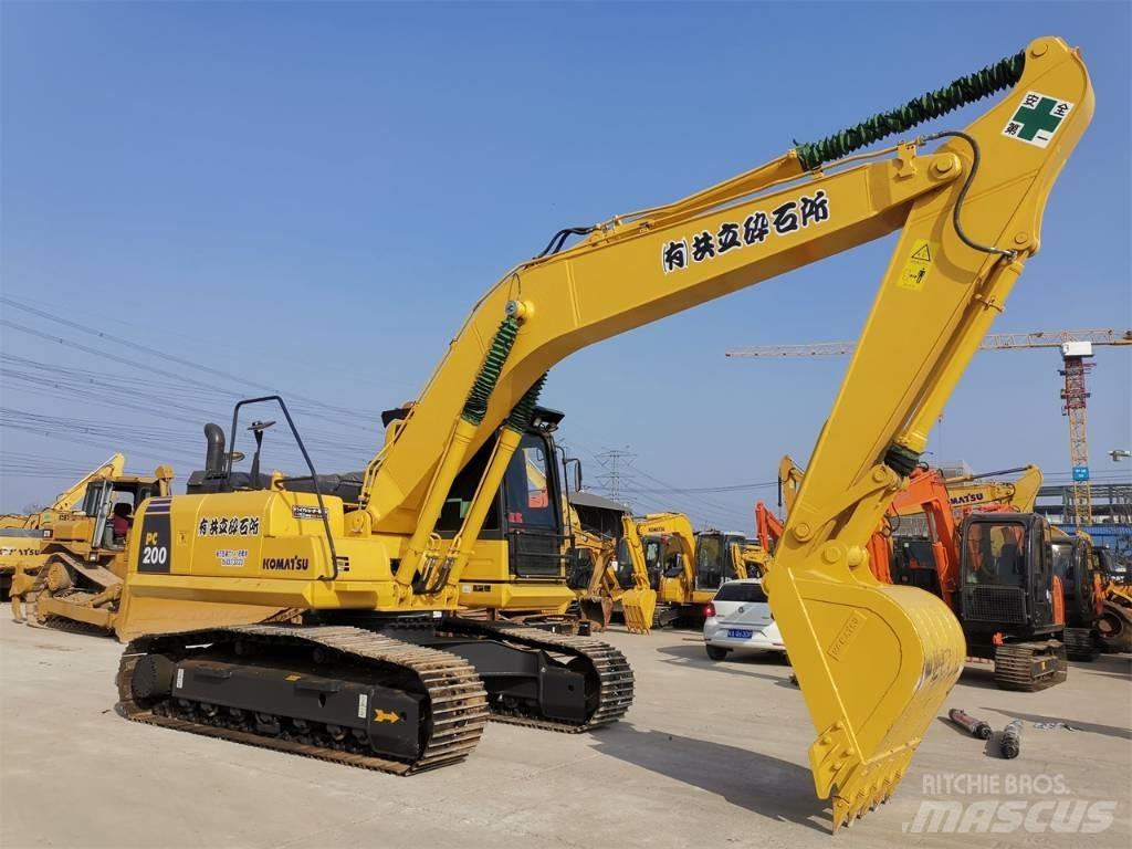 Komatsu PC 200-8 حفارات زحافة