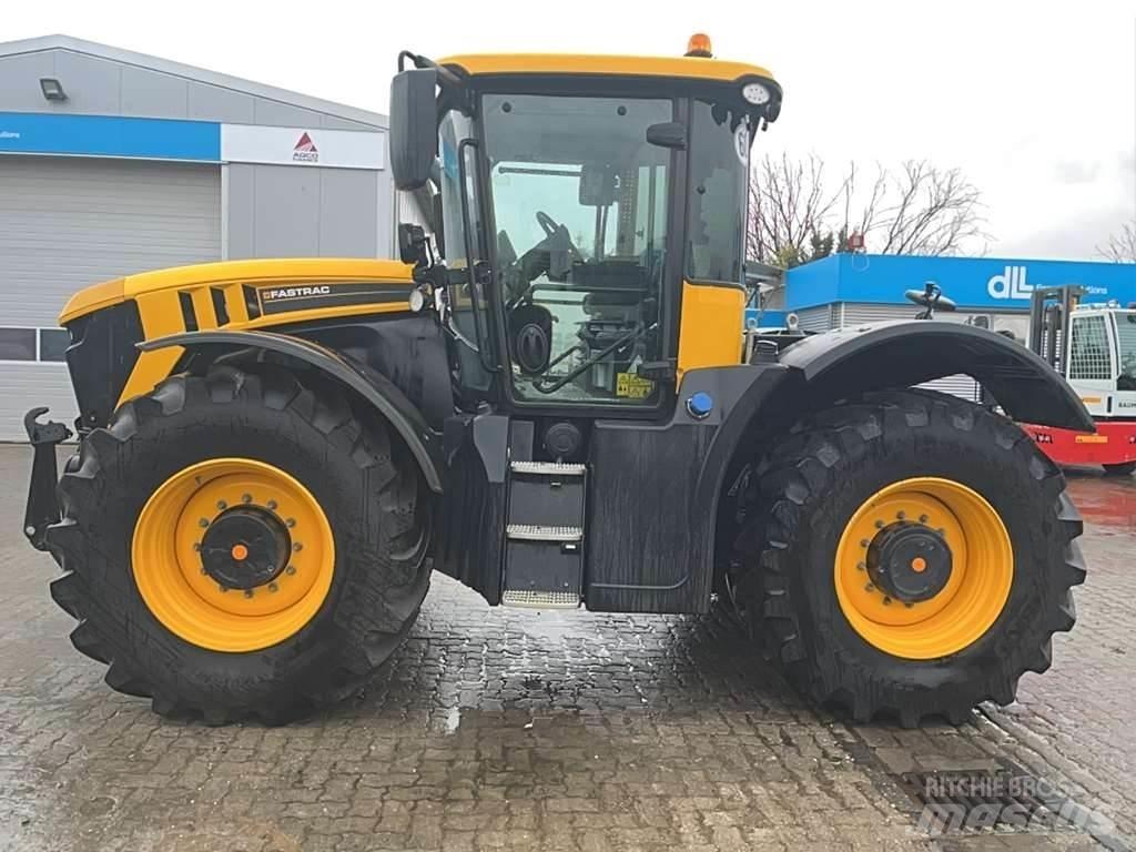JCB Fastrac 4220 الجرارات