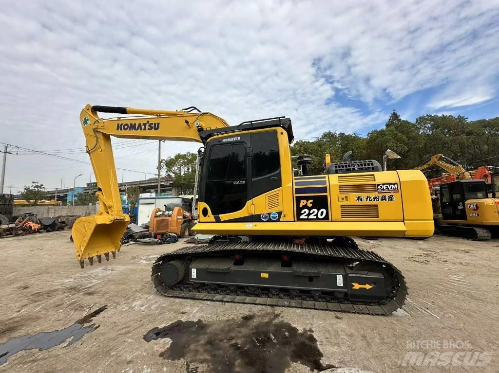 Komatsu PC 220 حفارات زحافة