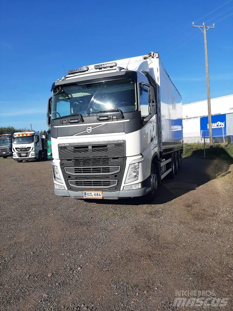 Volvo FH 13 شاحنات نقل ألواح الخشب