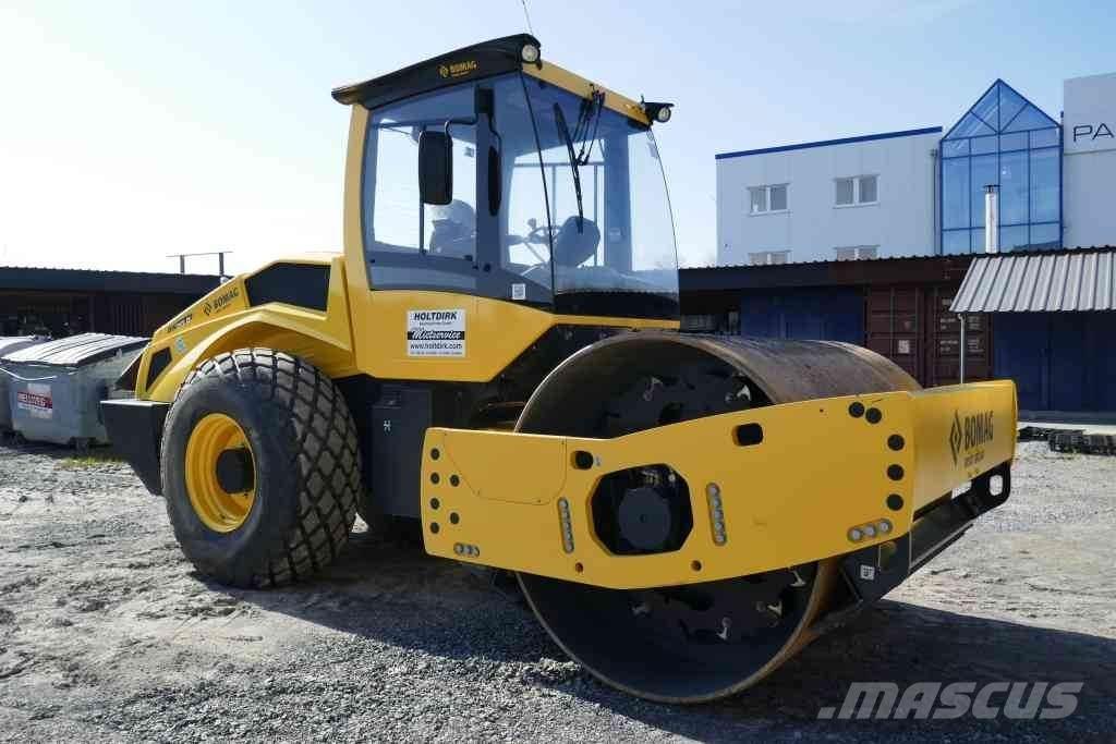 Bomag BW 213 D-5 ضاغطات التربة
