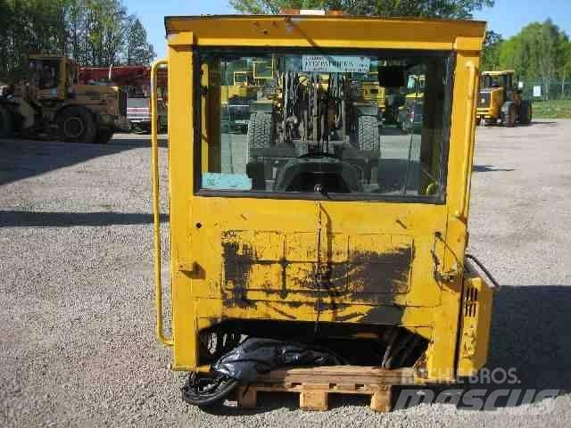 Volvo L 180 C كابينة والداخلية