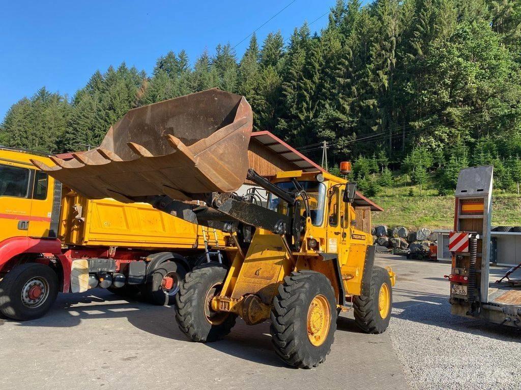 Volvo BM L 70 لوادر بعجل